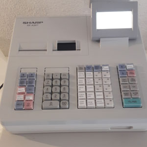Máquina registradora instalada en Murcia por Carsa, contabilidad de precios y dinero
